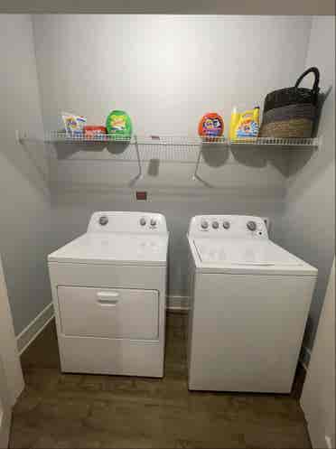 ROOM FOR SUBLEASE
