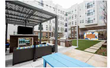 ROOM FOR SUBLEASE