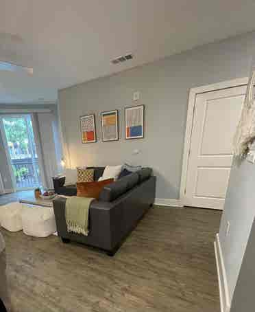 ROOM FOR SUBLEASE