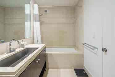 Fully Furnished Room in Midtown 😍