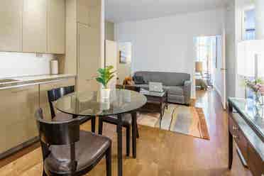 Fully Furnished Room in Midtown 😍
