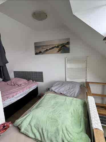 Shared room 5 Minutes from HBF