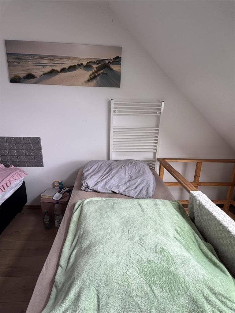 Shared room 5 Minutes from HBF
