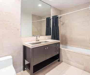 Fully Furnished SUBLET in Midtown🌸