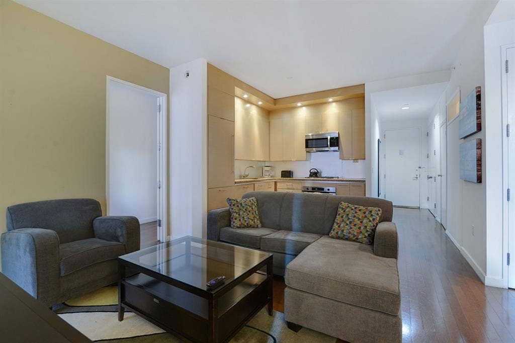 ✨Furnished Room in Midtown✨