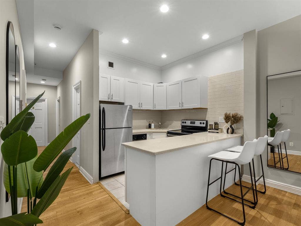 ✨Furnished Room in Hells Kitchen✨