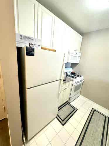 ✨Spacious Room in Midtown✨