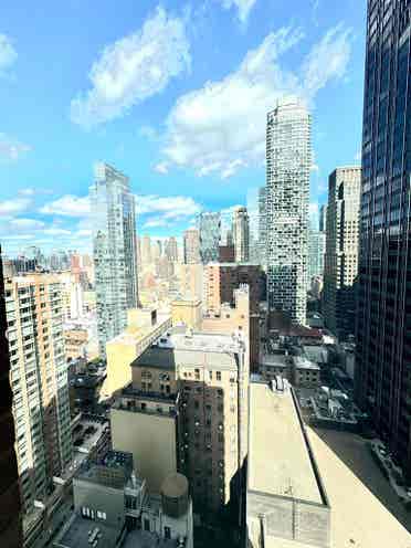 ✨Spacious Room in Midtown✨