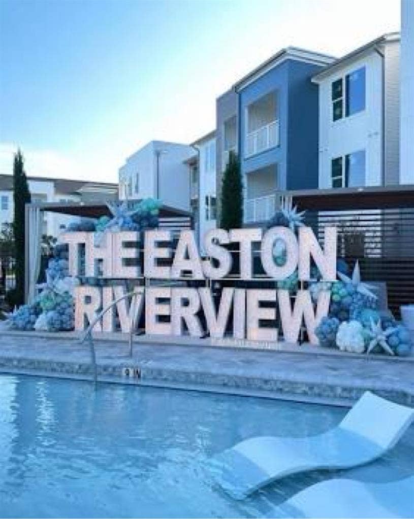 Easton Trace Dr