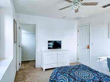 Private Room with Shared Bathroom