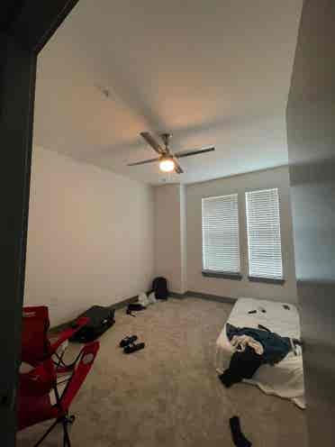 Looking for a roommate M/f