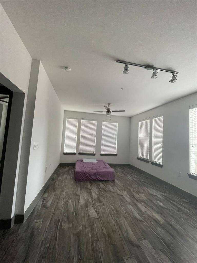 Looking for a roommate M/f