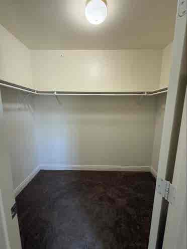 Upstairs master bedroom for rent