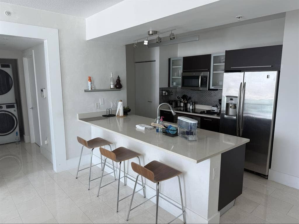 Private room in Edgewater for $