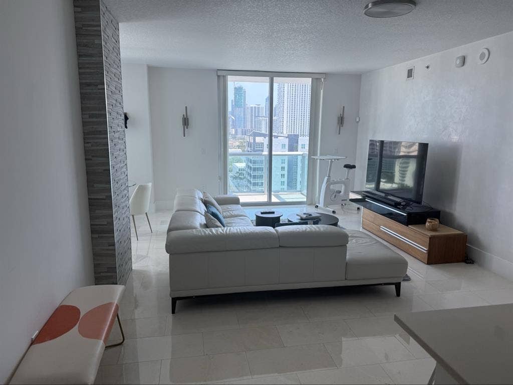 Private room in Edgewater for $