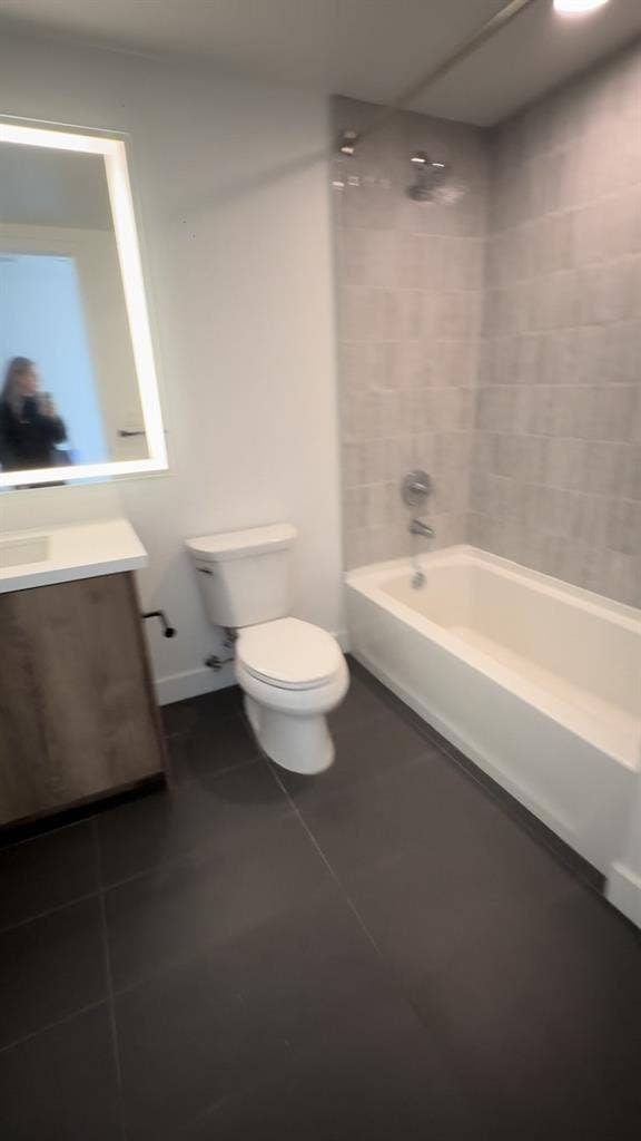 Looking for roommate