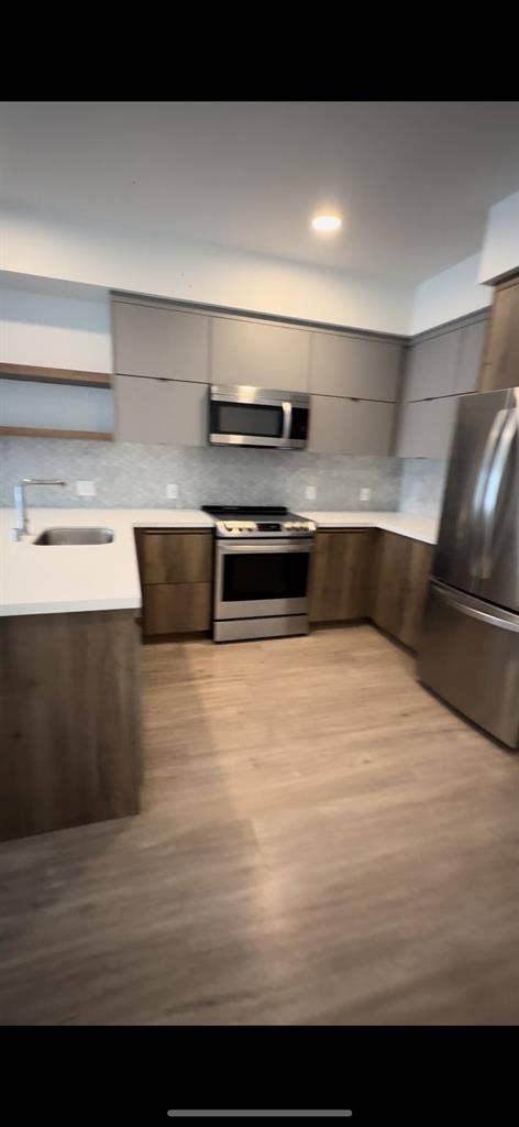 Looking for roommate