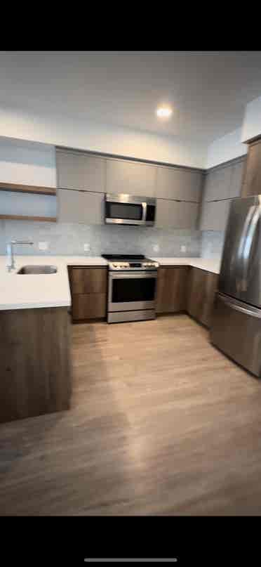 Looking for roommate