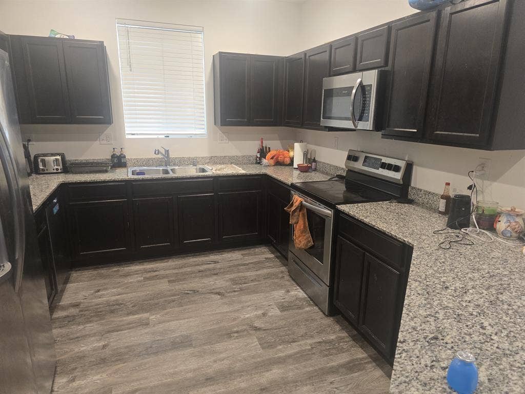 2 bedrooms for rent in a 4 bedroom