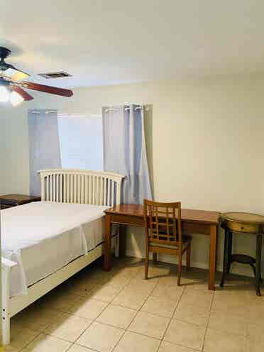 Single bedroom for rent