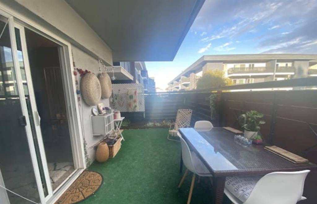 Room for rent at  bath pool