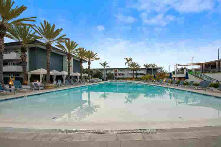 Room for rent at  bath pool