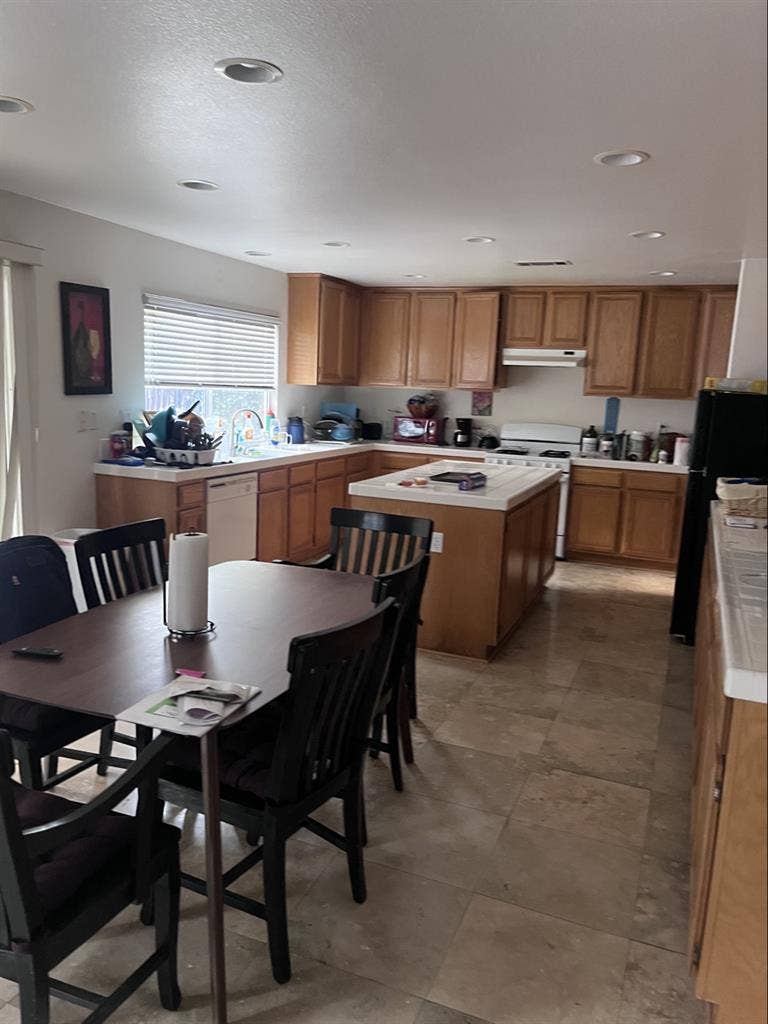 Private room with share bathroom