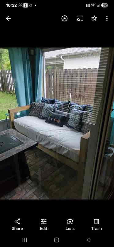 Quiet Private room off wickham rd