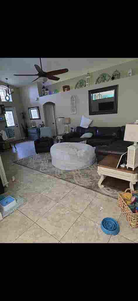 Quiet Private room off wickham rd