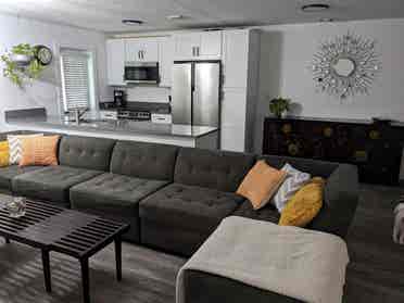 Room for rent in Lantana