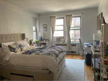 Spacious 4-bedroom Queens apt