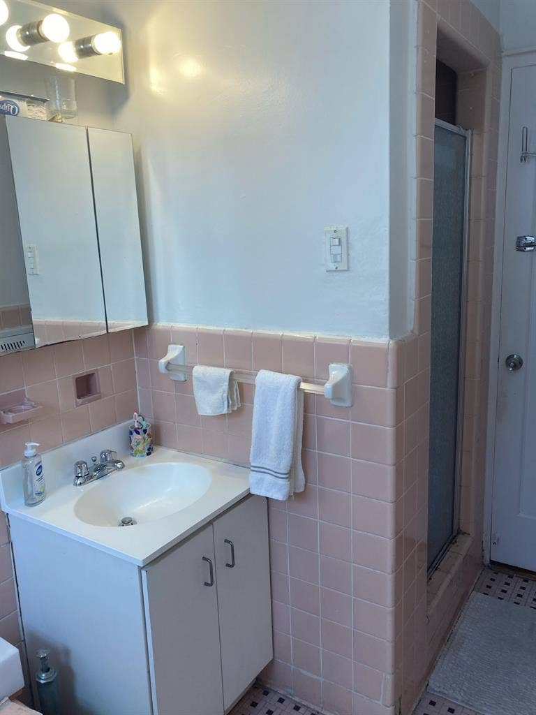 Spacious 4-bedroom Queens apt
