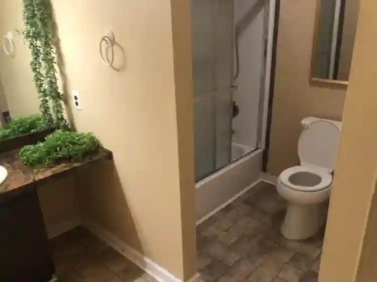 Safe room & private bath -condo