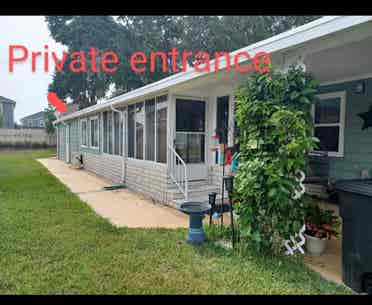Suite Private Entry W/D Kitchenette
