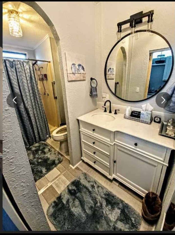 Suite Private Entry W/D Kitchenette
