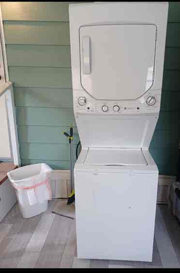 Suite Private Entry W/D Kitchenette