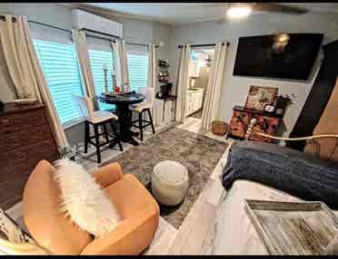 Suite Private Entry W/D Kitchenette