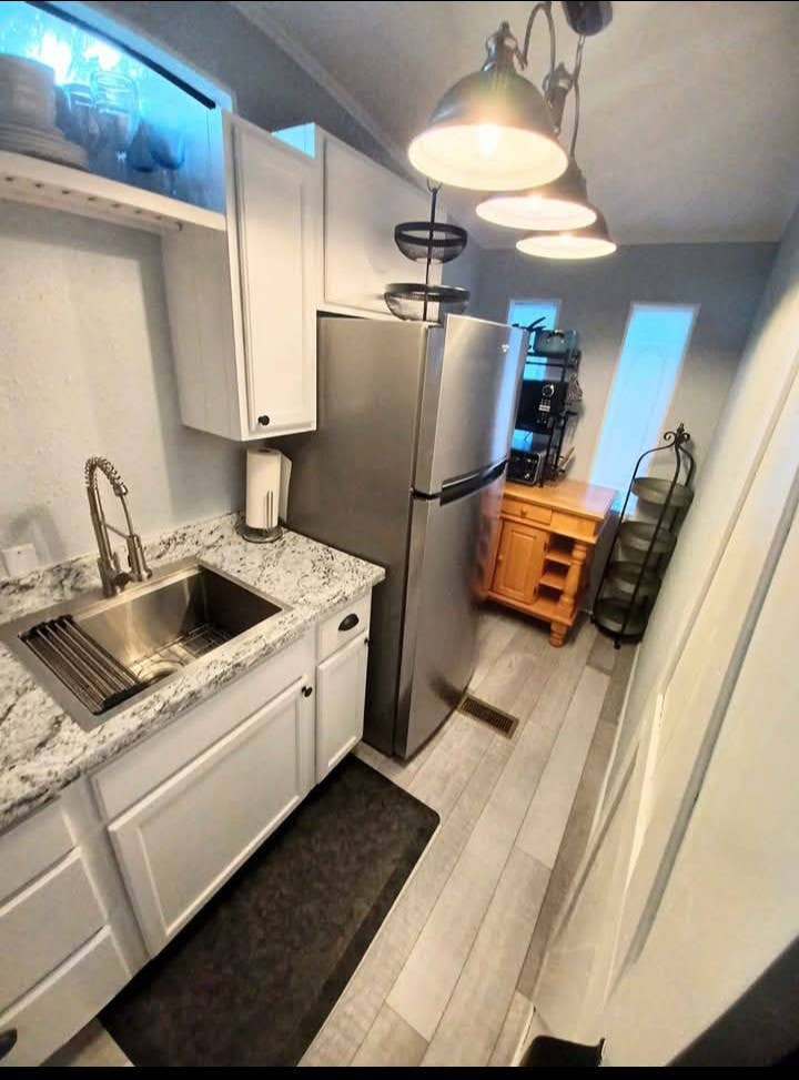 Suite Private Entry W/D Kitchenette