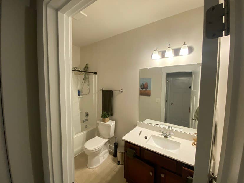 Looking for Christian male roommate