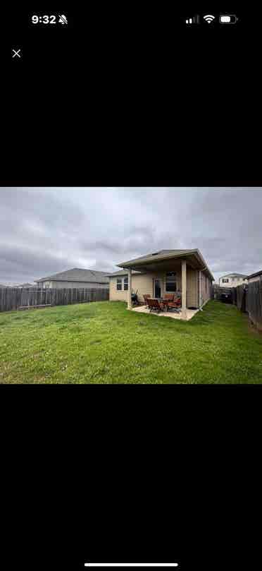 Room w/ Private BR in G-Town $