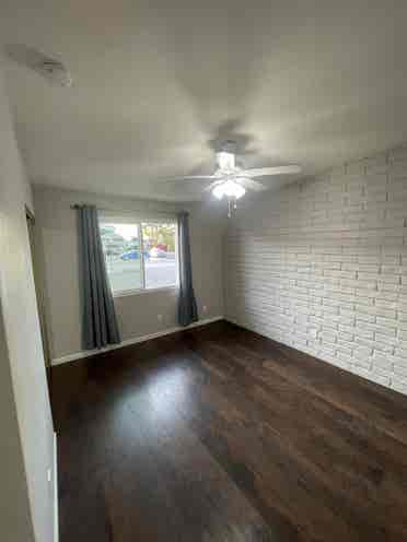 Looking for 2 roommates in Tempe