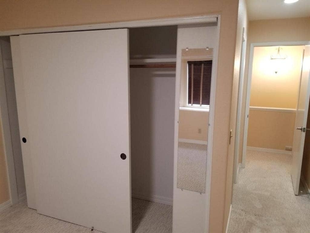 Looking for female roommate :)