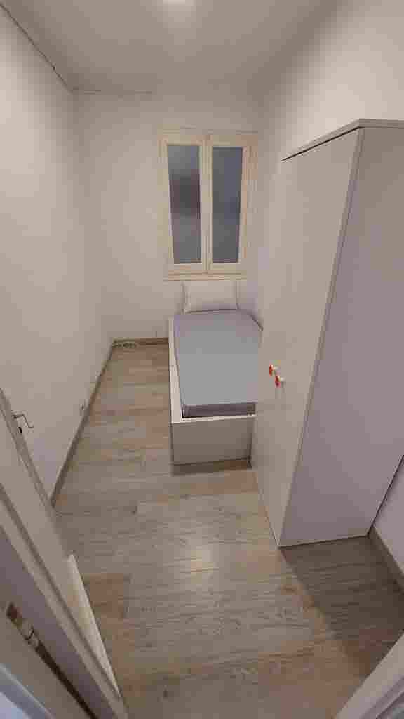 Single room for rent only for lady