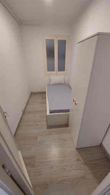 Single room for rent only for lady