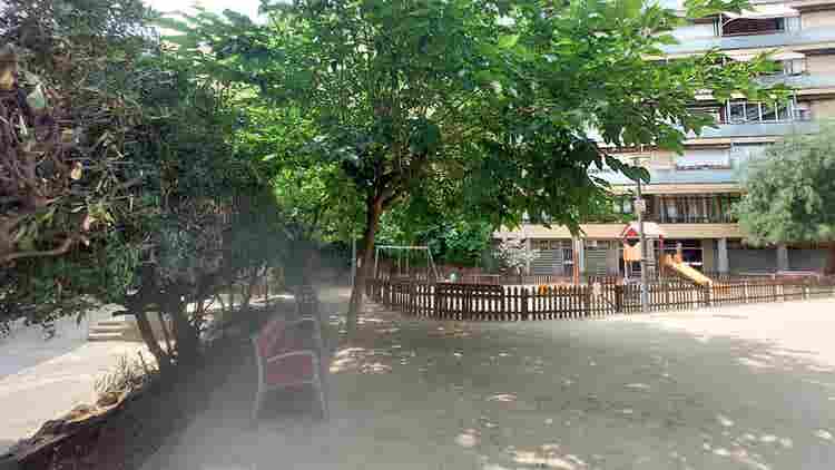 Single room for rent only for lady