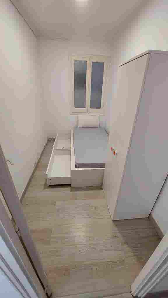 Single room for rent only for lady