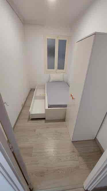 Single room for rent only for lady