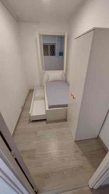 Single room for rent only for lady
