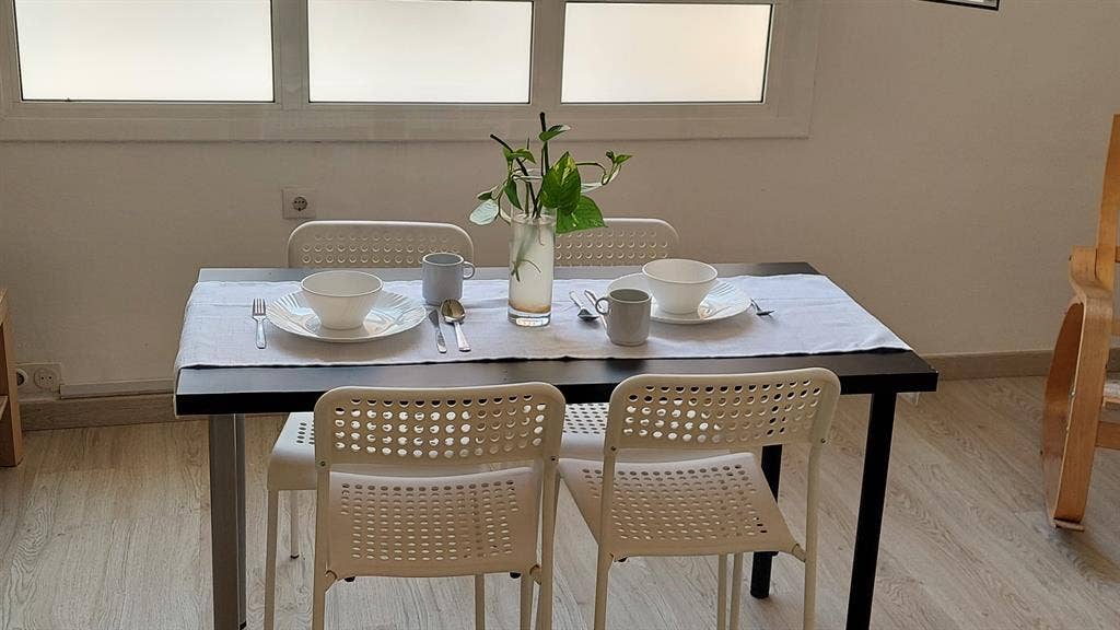 Single room for rent only for lady