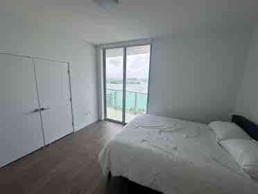 Flamingo Point,  Sq Ft Condo